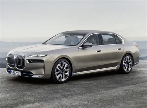 Puro Luxo Bmw Série 7 Ganha Versão Elétrica E Tela De ‘cinema Motor