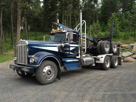 Kenworth 1974 W900a Logging Truck With 1977 Fruehauf Log Trailer