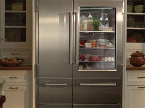 Whether you are wanting a stainless steel option or one with custom panels, your refrigeration unit will be useful and look great amongst the kitchen cabinetry. Built-in Refrigerators vs. Free-Standing Refrigerators ...