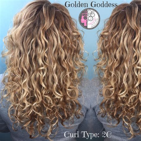 Naturally Curly Balayage Highlights Blond Hair By Carleen Sanchez Nevadas Curl Expert 775721
