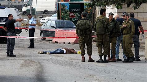 مقتل فلسطيني في الضفة الغربية طعن إسرائيليا Bbc News عربي