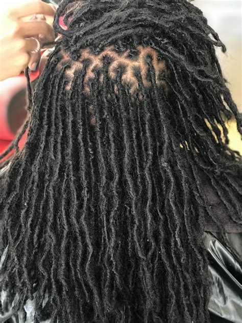 Micro Size Instantloc Dread Extensions® Installed To Start Clients