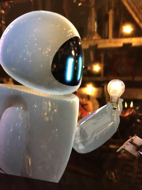 In Wall E When Eve Holds A Light Bulb Her Eyes Change Shape For A
