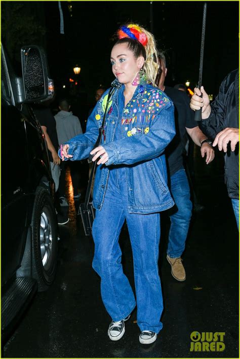 Miley Cyrus Does Double Denim After Snl Rehearsal Photo 3474069