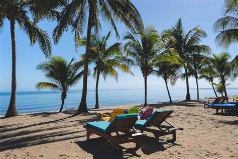 7 Best Beaches In Belize For Beach Bumming