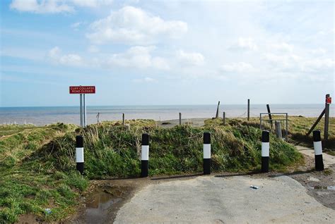 Cliff Road At Skipsea The Coastal Erosion Round Here Is P Flickr