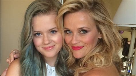 Reese Witherspoons Daughter Ava Phillippe Looks Just Like Mom And
