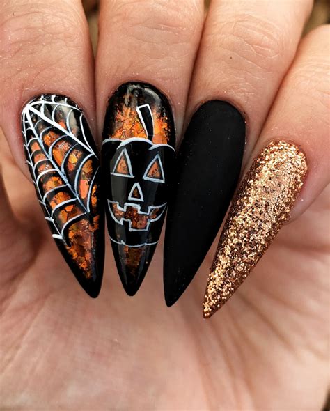 Pin By Minty On Halloween In 2020 Halloween Nail Designs Holloween