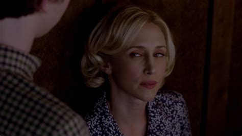 1080p Bates Motel Hairstyle Tv Show Close Up Women Blond Hair