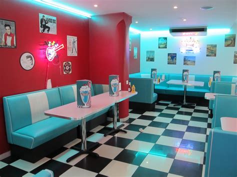 Pin By Harry Callahan On Diners Diner Decor Retro Cafe Retro Diner