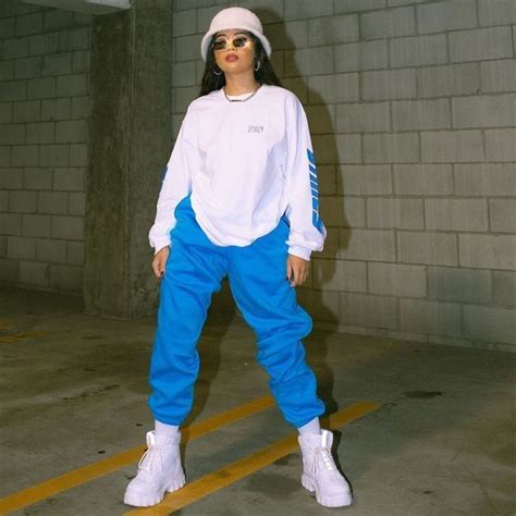 Ouftit Hip Hop In 2020 Tomboy Style Outfits Streetwear Fashion Women