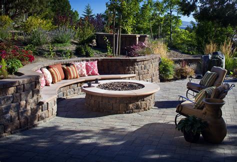 Year Round Ideas For Outdoor Fireplaces And Fire Pits Outdoor Ides