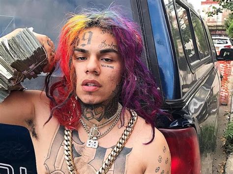 Le Rappeur 6ix9ine Arrêté Pour Avoir Tenté Détrangler Un Adolescent