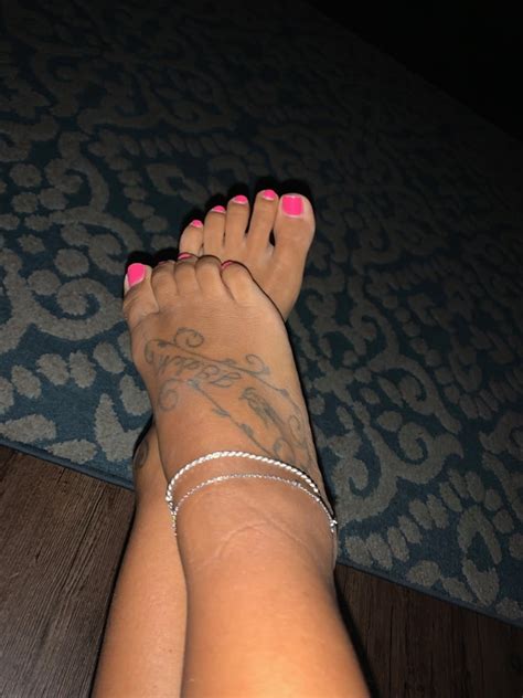 ️ ️sexxxyasschicanamilf ️ ️ On Twitter I Need Someone To Lick My Toes