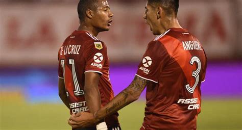 Durante la temporada 2010/11 firmó con el málaga club de fútbol por 777.000$ para cubrir una grave lesión de sergio asenjo , que entonces se encontraba cedido en el conjunto de la costa del sol. River Plate derrotó 3-1 a Huracán por la Copa Diego ...