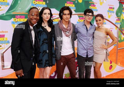 Ariana Grande And The Cast Of Victorious Arrives At Nickelodeons