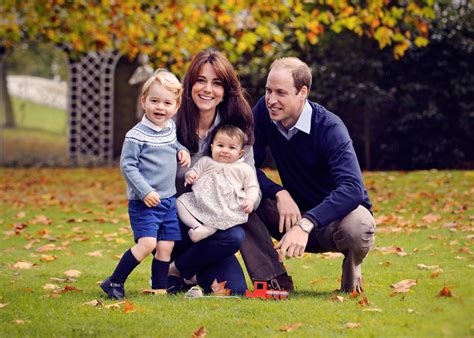 Família Real Britânica Divulga Foto De Natal Em Rede Social Família