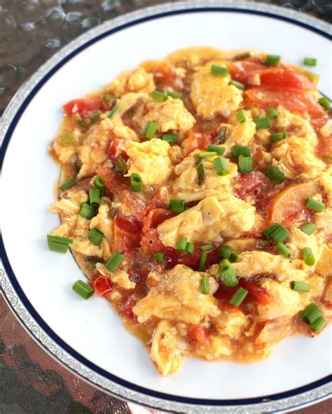 Chinese Style Scrambled Eggs With Tomatoes
