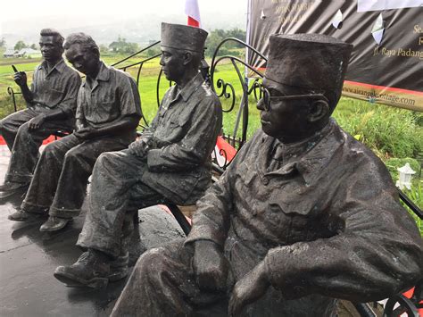 Empat Patung Pendiri Republik Indonesia Diresmikan Kompas Id