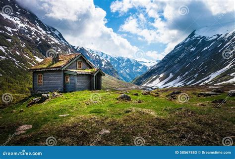 House In The Mountains In Norway Stock Image Image Of Water Nature