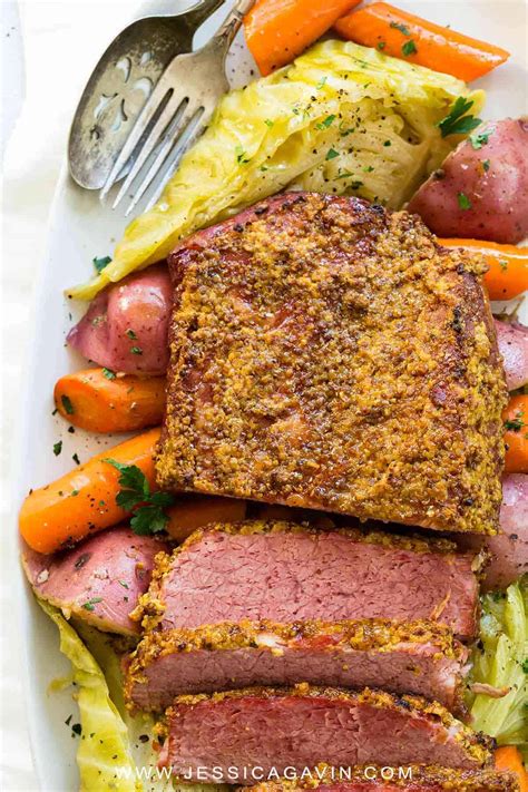 Place corned beef, quartered onion, mince garlic, tbsp stone ground mustard & seasoning packet. Corned Beef and Cabbage (Instant Pot) - Jessica Gavin