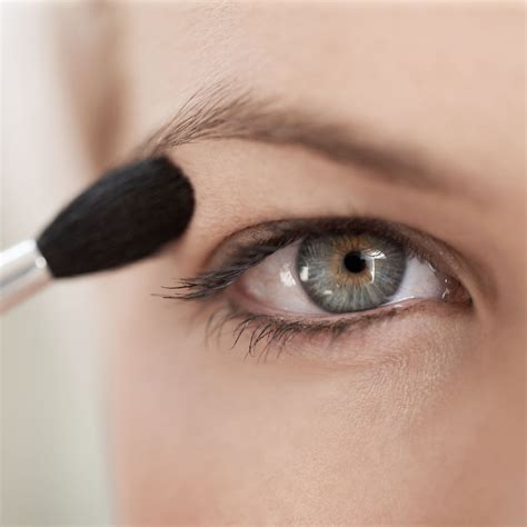 Makeup Tricks Every Person With Hooded Eyes Needs To Know Hooded Eye Makeup Eye Makeup Eye