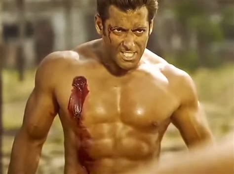 Salman Khan To Flaunt Six Pack Abs In Prem Ratan Dhan Payo His Top