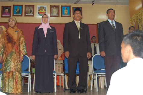 Mengenai kebenaran solat berjemaah lima waktu di masjid dan surau seluruh negeri kedah pula, ia akan diumumkan oleh jabatan hal ehwal agama islam negeri kedah, jheaik dalam masa terdekat dengan prosedur. MY BUKHARY: Perhimpunan Rasmi bersama Ketua Sektor ...