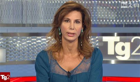 Da lunedì 26 luglio la giornalista sarà al timone del nuovo programma estivo in diretta su canale 5. Laura Pintus (Tg2) 5 - TELEGIORNALISTE FANS FORUM