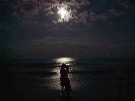 moonlight kiss by leeway on deviantart