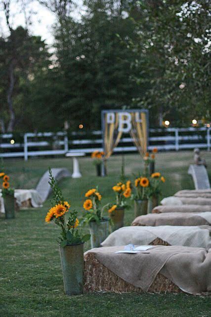 Totally Ingenious Ideas For An Hay Bale Wedding Decorations Arranging