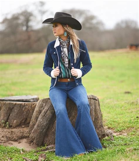 Pin By Brad Cupp On Cowgirls Cowgirl Outfits Country Fashion Women