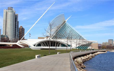 With a history dating back to 1888, the milwaukee art museum's collection includes over 31,000 works from antiquity to the present, encompassing painting, drawing, sculpture, decorative arts, prints. Explore the Milwaukee Art Museum Like a Local | Travel ...