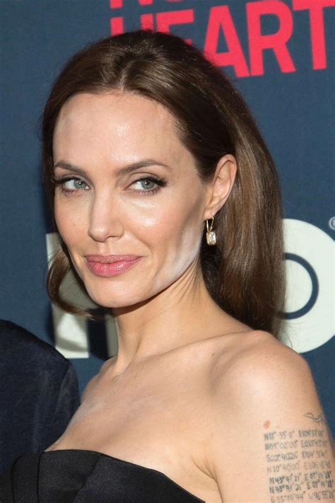 Angelina Jolie Revela Desastre De Maquilhagem Em Antestreia Portal Iol