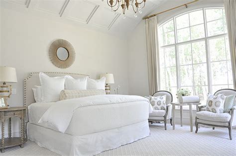 Easy decorations for white wall. Decorating Bedrooms With White Walls