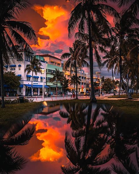 Stunning Sunset Scene In South Beach Polakev Miamisunset