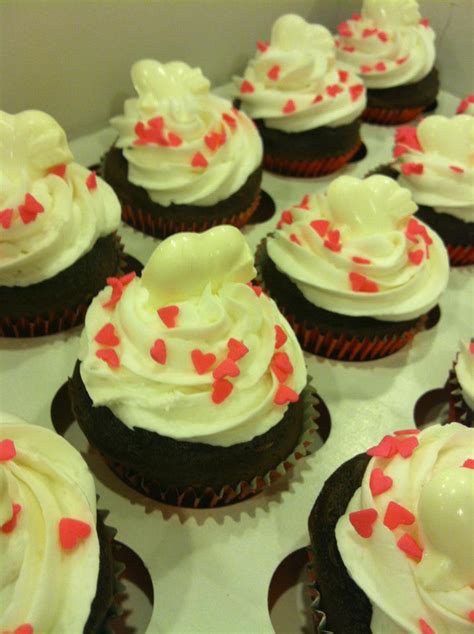 Roxys Sweets Happy Valentines Day Cupcakes