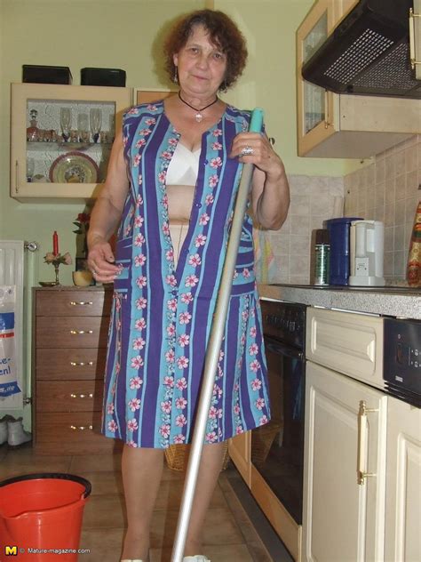 This Housewife Loves To Get Naked In The Kitchen Granny Nu