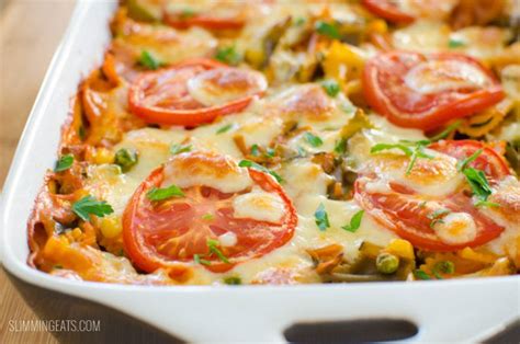 Our favorite recipe from my grandmother is this casserole with ground beef, egg noodles, onions, bell pepper, garlic, mushrooms, tomato, corn, olives. Creamy Vegetable Pasta Bake - Slimming World recipes - Slimming Eats