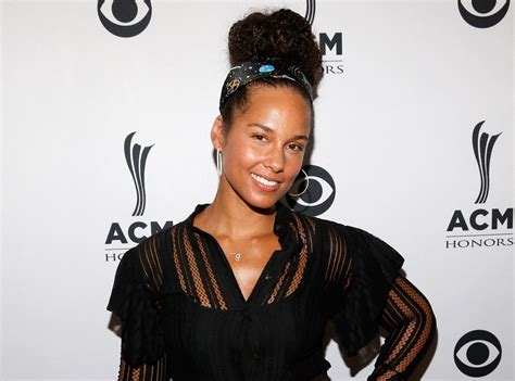 Alicia Keys Sends A Message To Those Who Dont Like Her No Makeup Look