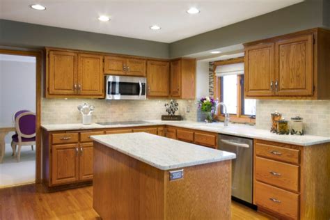 10 Oak Kitchen Cabinets With White Countertops