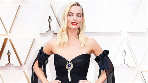 Margot Robbie At Oscars 2020 Strapless And Stunning Hollywood Life