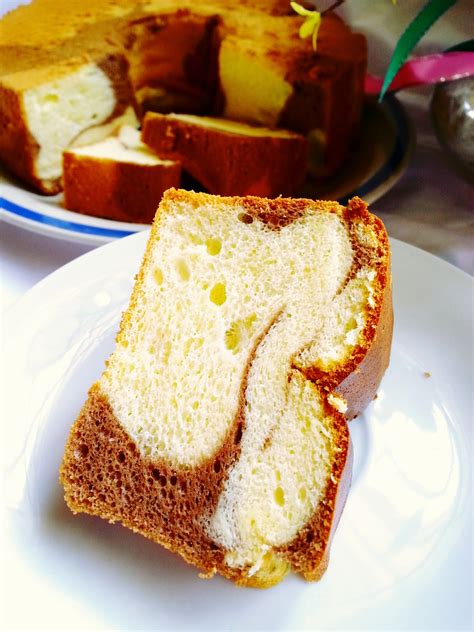 Anda bisa menggunakan tepung ini untuk berbagai macam panganan, mulai dari gorengan, kue, roti, maupun mie. KEK CHIFFON OREN MARBLE ( GUNA TEPUNG BERAS )