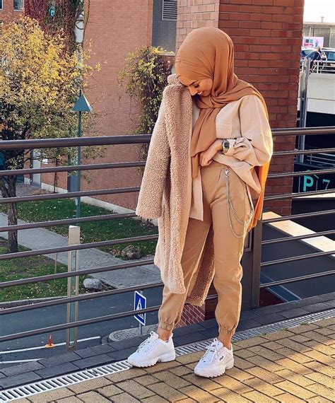 outfit ideas 🌸 on instagram “ sue meyraa 🍁🍂 casualstyle winter autmn casua… muslim