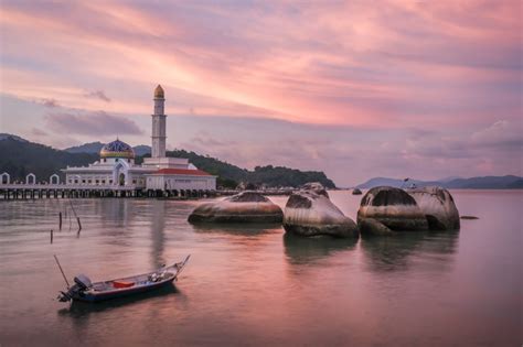 It has amazing beaches and food. 15 Things to Do (and Eat) in Pangkor Island Perak | Penang ...