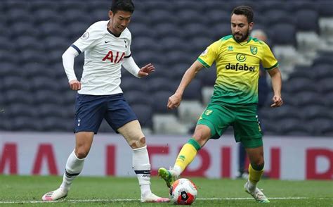 Born 8 july 1992) is a south korean professional footballer who plays as a forward for premier league club tottenham hotspur and captains the south. 스포츠'허벅지 테이핑' 손흥민, 연습 경기 출전해 경기 감각 ...