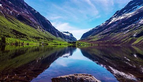 wordlessTech | The amazing Norwegian Fjords