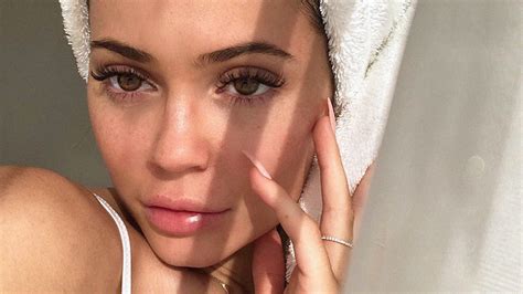 Skincare Mistakes That Make Acne Worse
