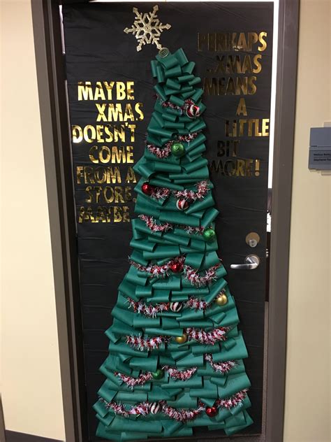 20 Christmas Office Door Decoration