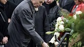 Zentralfriedhof Berlin-Friedrichsfelde: Ex-DDR-Spionagechef Wolf beigesetzt